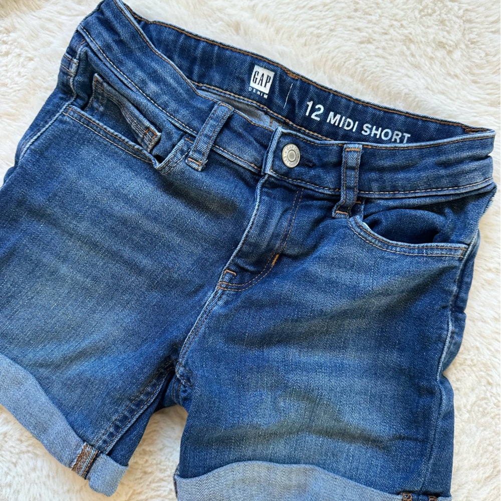 Gap girls size 12 Jean short, gently used in great condition!